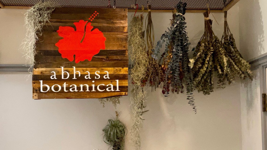 ワイキキのど真ん中に 癒しのオアシスがニューオープン Abhasa Botanical Allhawaiiオールハワイ