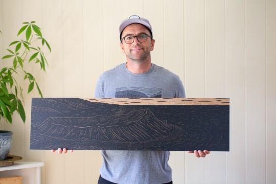 ハワイの自然やカルチャーを木版画で表現する異色アーティスト、Steven Kean