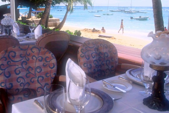 特別感のあるロマンチックなレストラン&クルーズ　Michel's at the Colony Surf　ミッシェルズ