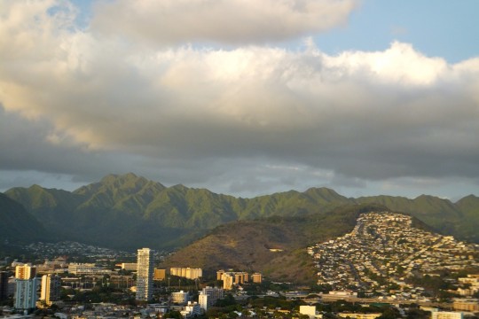 ハワイの風景が見える音楽〜AHE LAU MAKANIアへ・ラウ・マカニ
