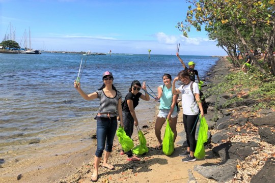 ハワイの海を綺麗にするイベント「ホノルル海さくら」ビーチクリーンアップ・レポート