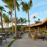 カアナパリビーチホテルにビーチフロントレストランHuihuiがオープン