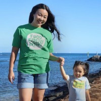 ユニクロxフードランドのコラボレーションTシャツがユニクロ・ハワイにて本日より販売開始！
