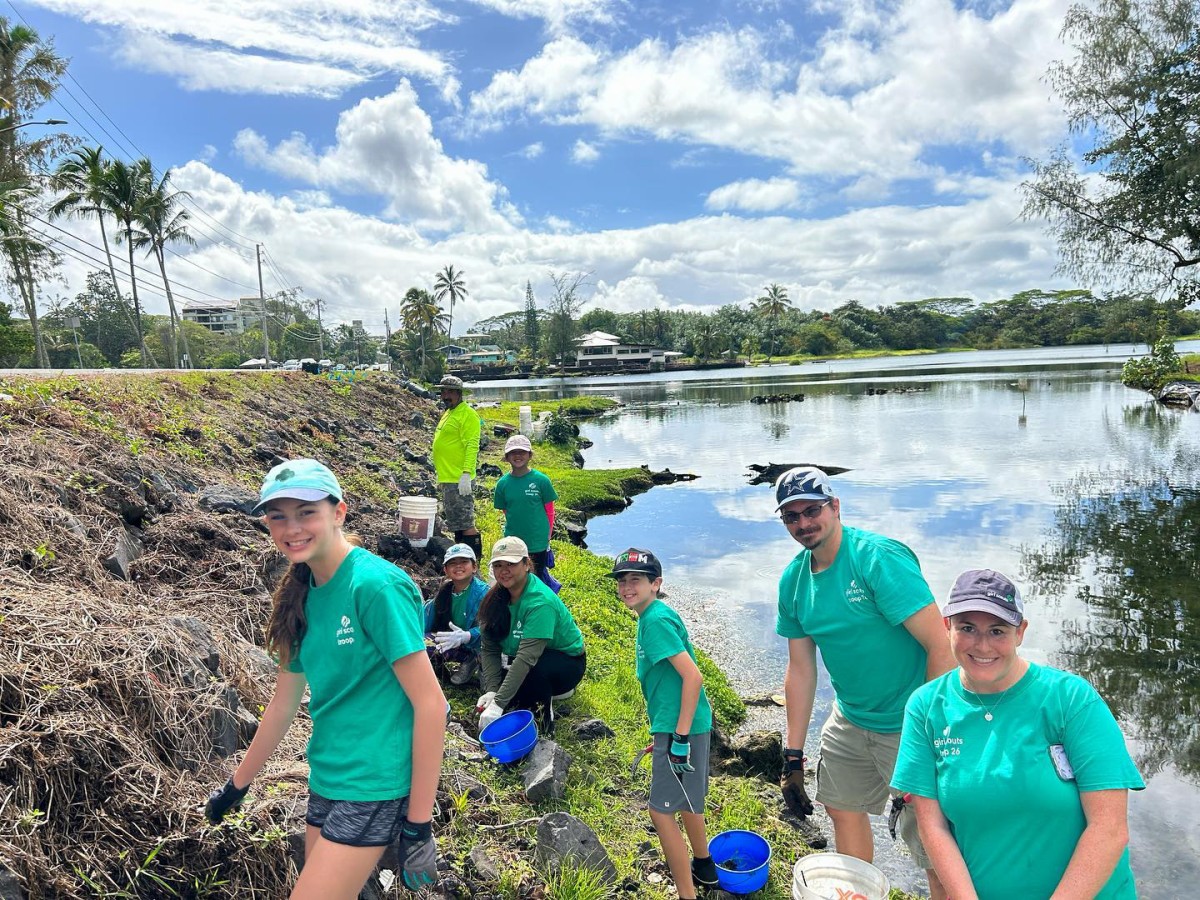 Community Volunteer Day at Lolowaka Pond