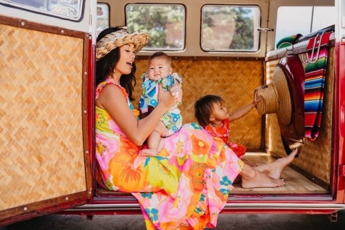 Kapolei Commons Mothers Day Free Photo Bus Event 
