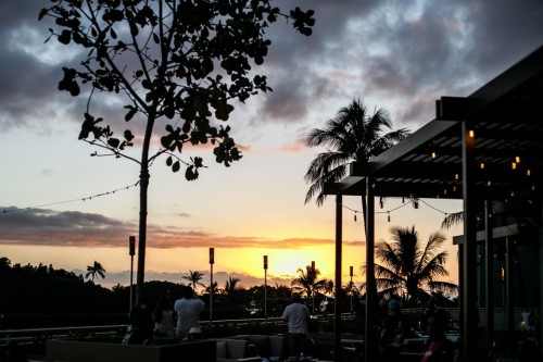 A ROMANTIC SETTING FOR TWO : Enjoy Valentine’s Day at Deck. in Queen Kapiʻolani Hotel