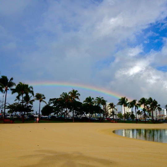 美しいハワイの風景（虹）