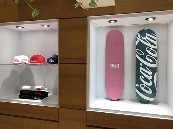 KITH」がポップアップでハワイ初上陸！ 人気のKith x Coca-Cola® 2019新作コレクションを世界に先駆けて発表 ロイヤル・ハワイアン ・センター｜allhawaiiオールハワイ