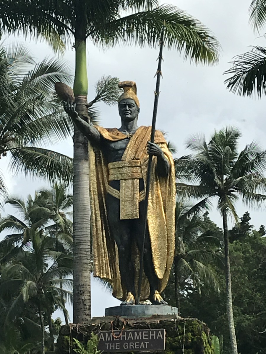 カメハメハ大王像（ヒロ）：ハワイの「自然・名所」｜allhawaiiオール