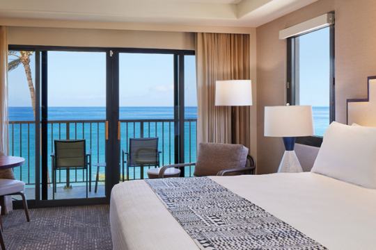 カアナパリビーチホテル、客室をリノベーション