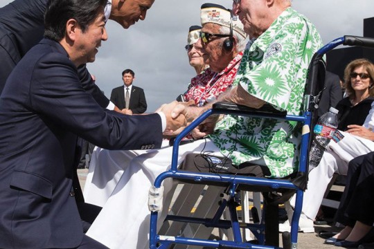安倍首相・オバマ大統領と握手